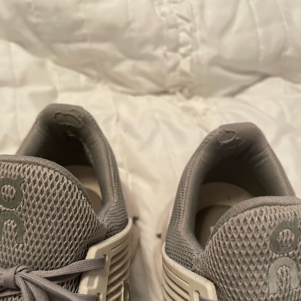 On Running Cloudswift Running Shoes - image 4